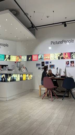 Photo of the Headshots Studio 'PicturePeople'