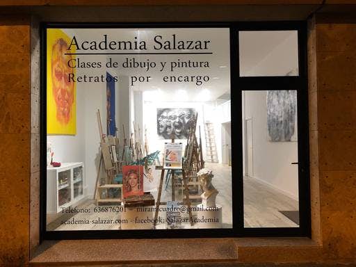 Photo of the Headshots Studio 'Academia Salazar'